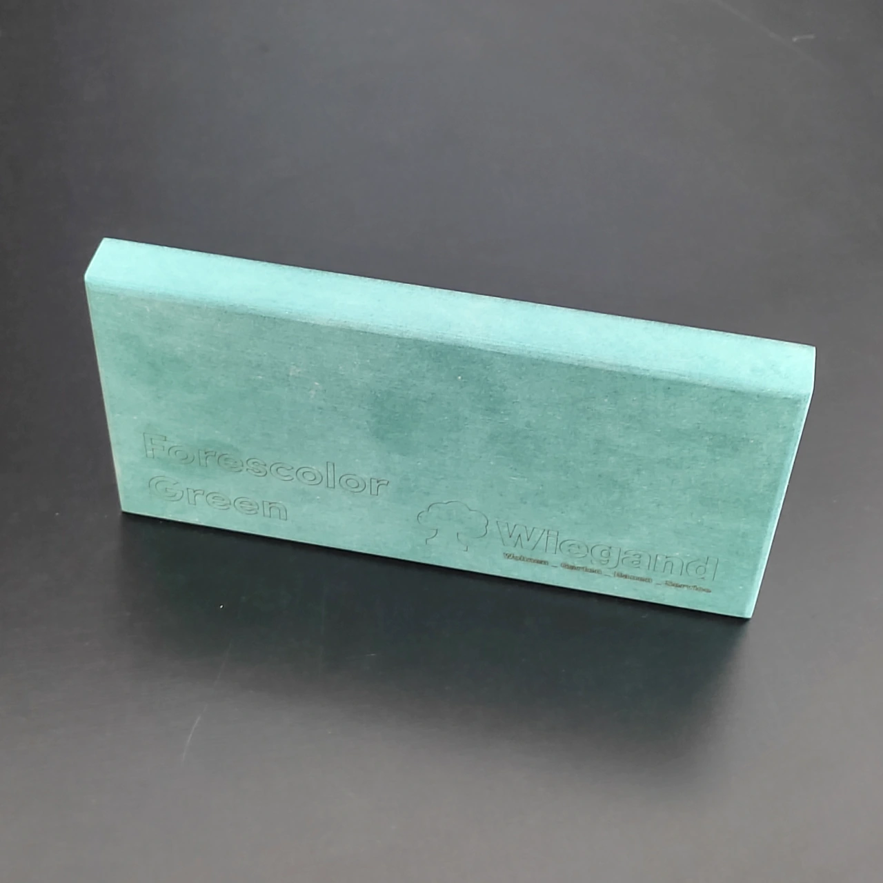 Mustertafel MDF-Platte Forescolor Green (Grün) im Onlineshop der Holz-Wiegand GmbH in Würzburg